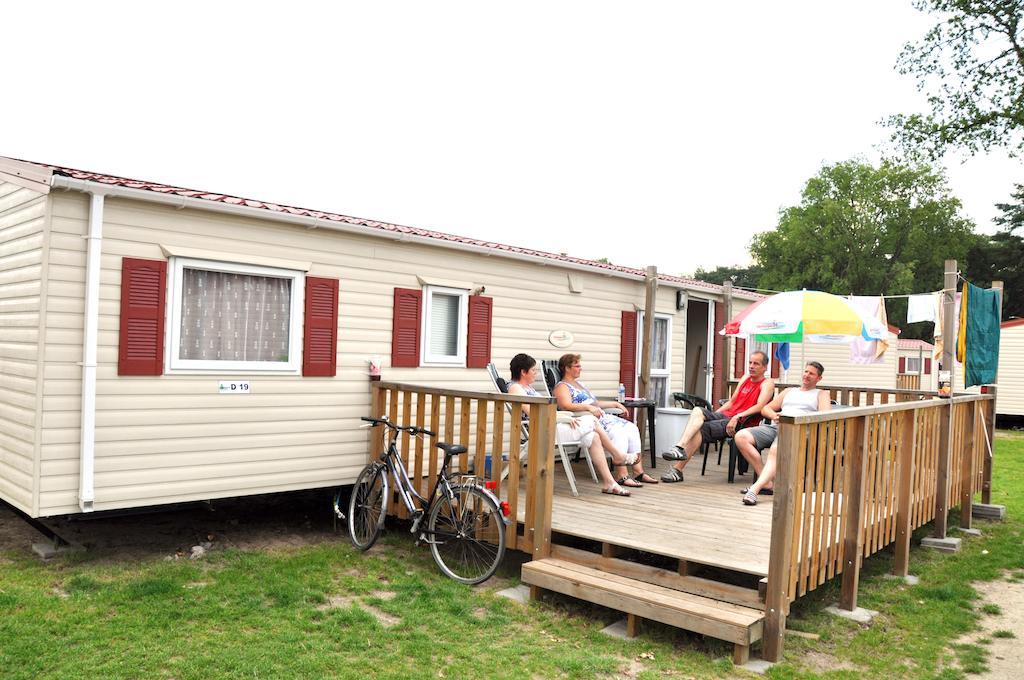 Oostappen Vakantiepark Zilverstrand 摩尔 客房 照片