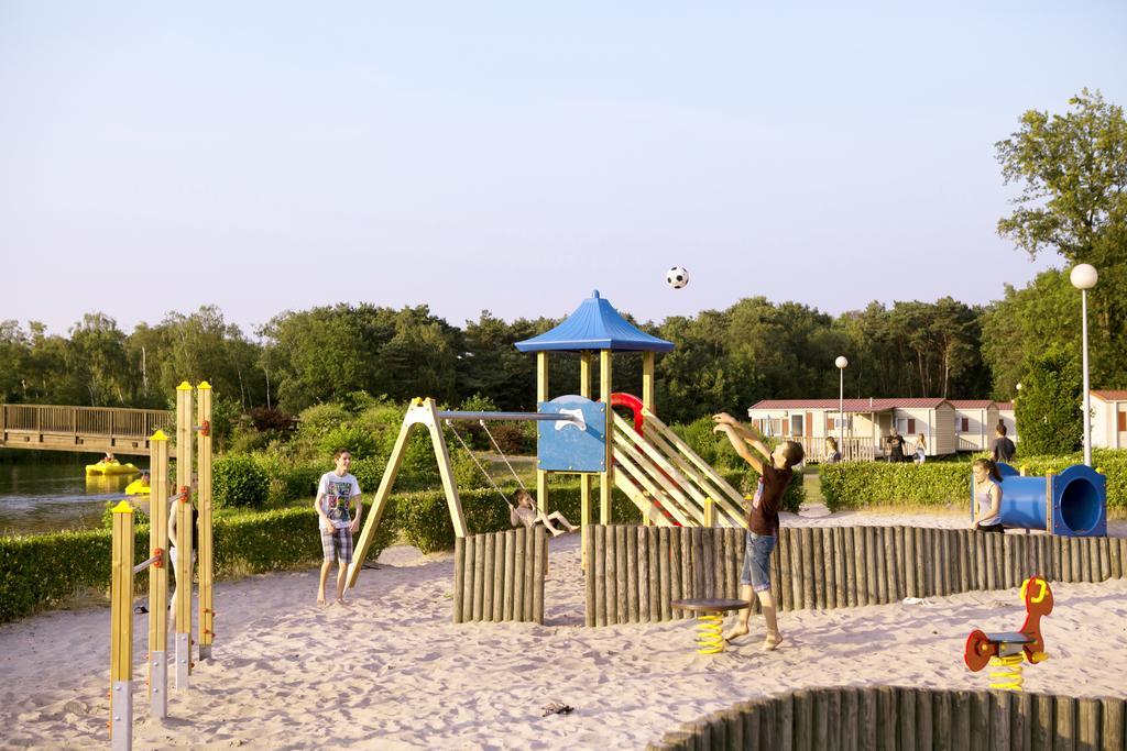 Oostappen Vakantiepark Zilverstrand 摩尔 外观 照片
